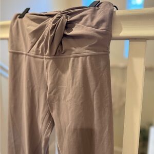 Lululemon Align Leggings, Twisted Waist, Lavender - Size 6